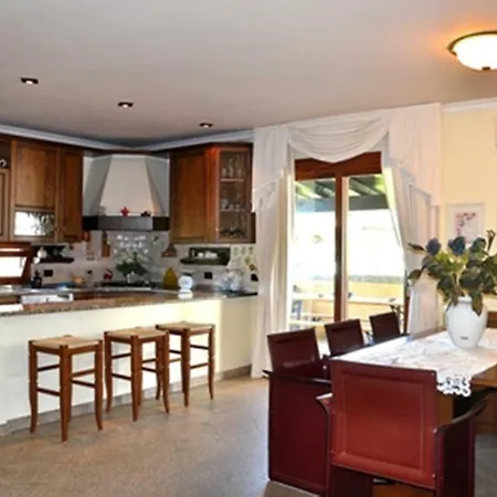 Lucia Pittulongu Apartman Olbia